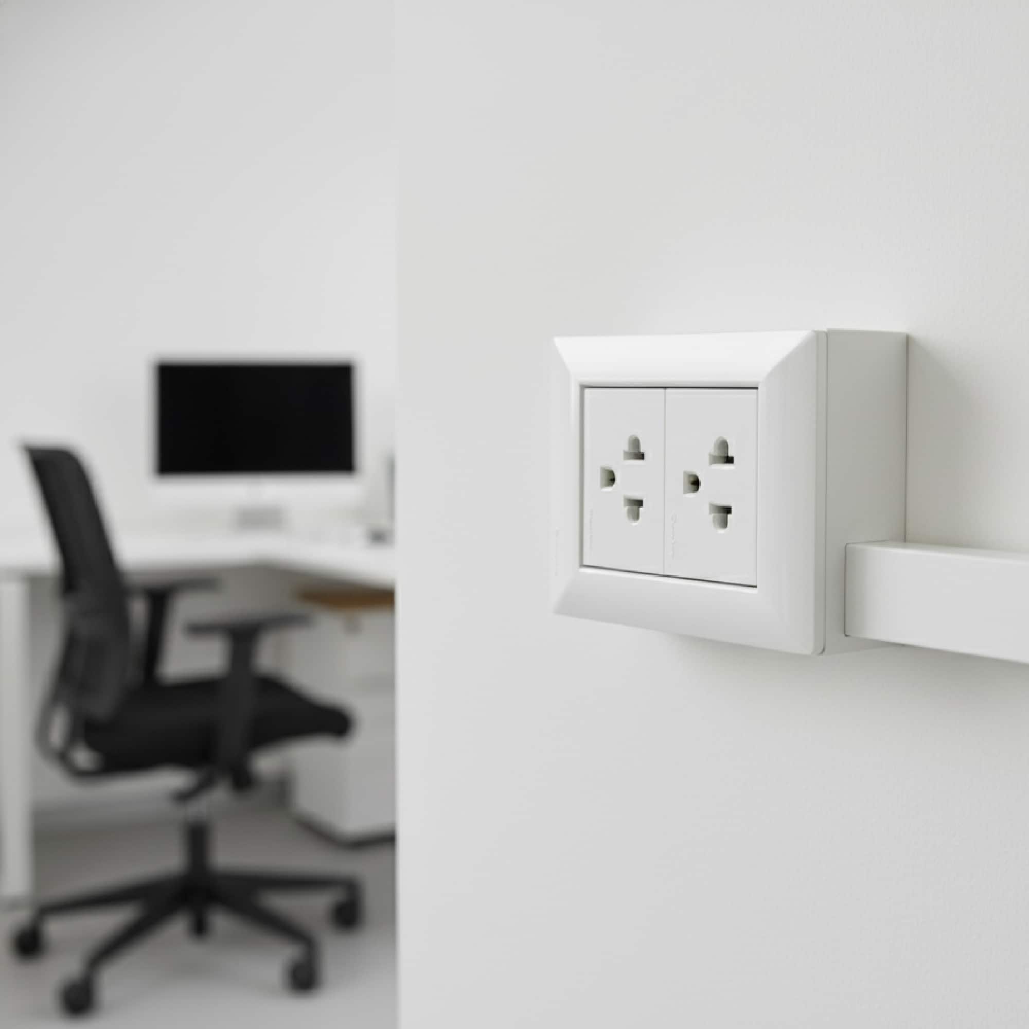 PLACA CIEGA BLANCA (4 MÓDULOS)