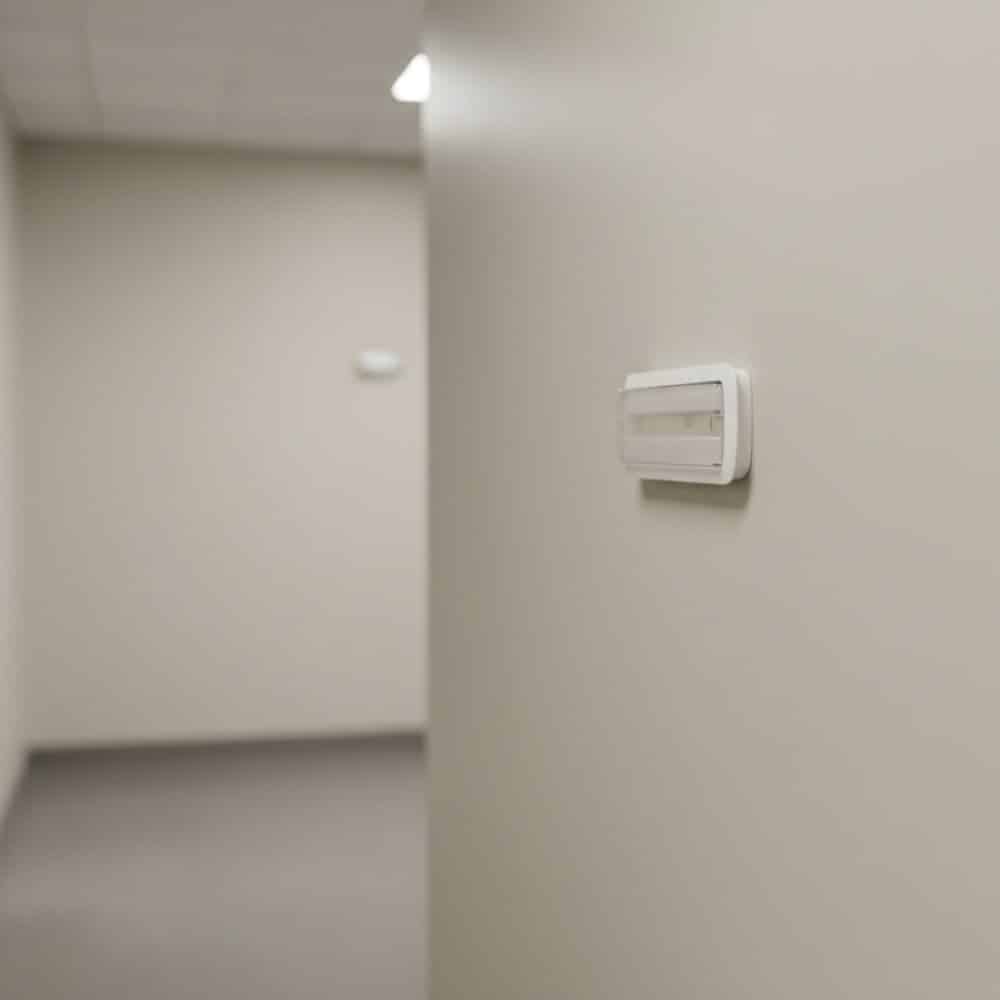 LUMINARIA DE EMERG. 3W 300LM - 6 LEDs SMD, AUT. 90 MIN, C/BATERIA INTERNA, IP20 220V